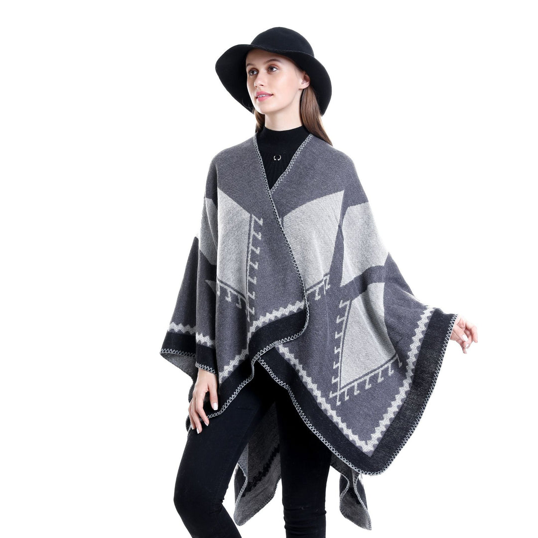 Women's Oversized Ruana in Ethno-Jacquard with V-Neck Mune Fashion