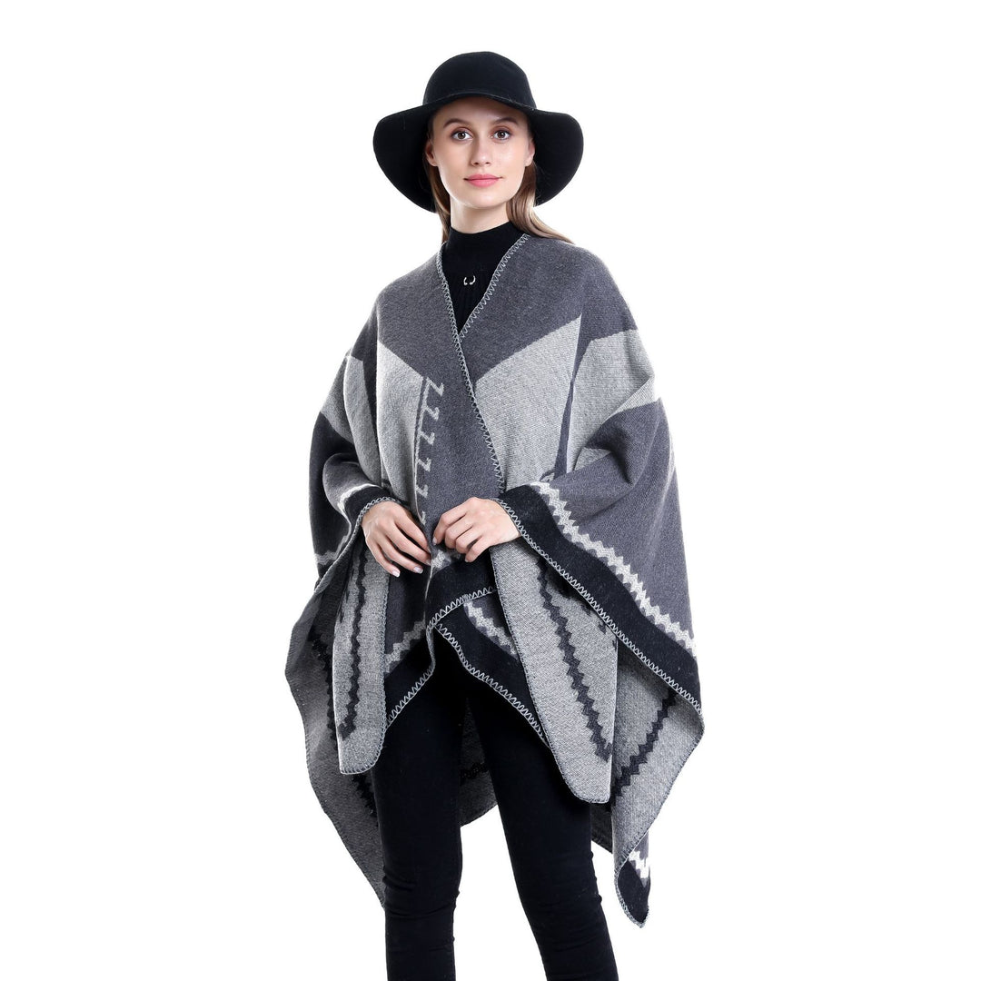 Women's Oversized Ruana in Ethno-Jacquard with V-Neck Mune Fashion