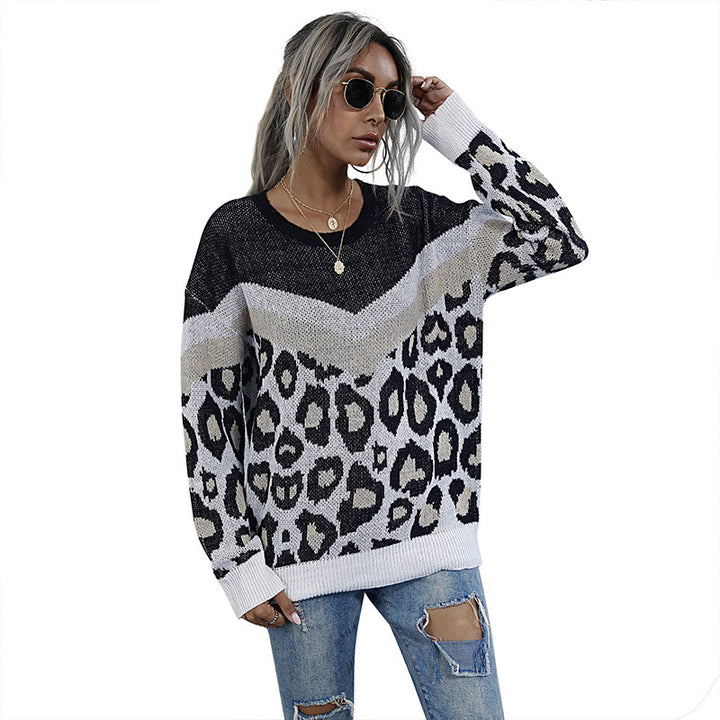 Women's Oversize Knit Sweater with Leopard Jacquard and Contrasting V-Neck Placket