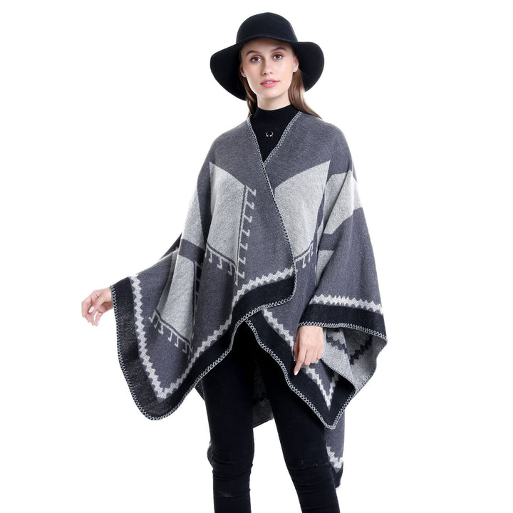 Women's Oversized Ruana in Ethno-Jacquard with V-Neck Mune Fashion