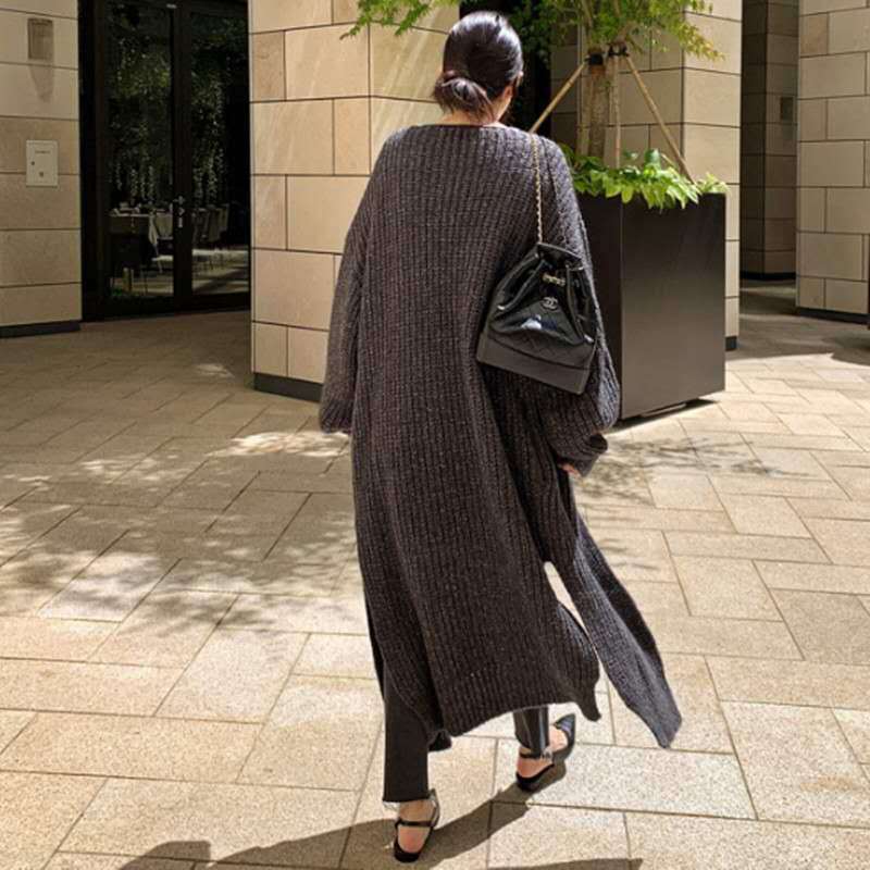 Women's Long Chunky Knit Cardigan with Oversized Fit, Shawl Collar and Patch Pockets Mune Fashion