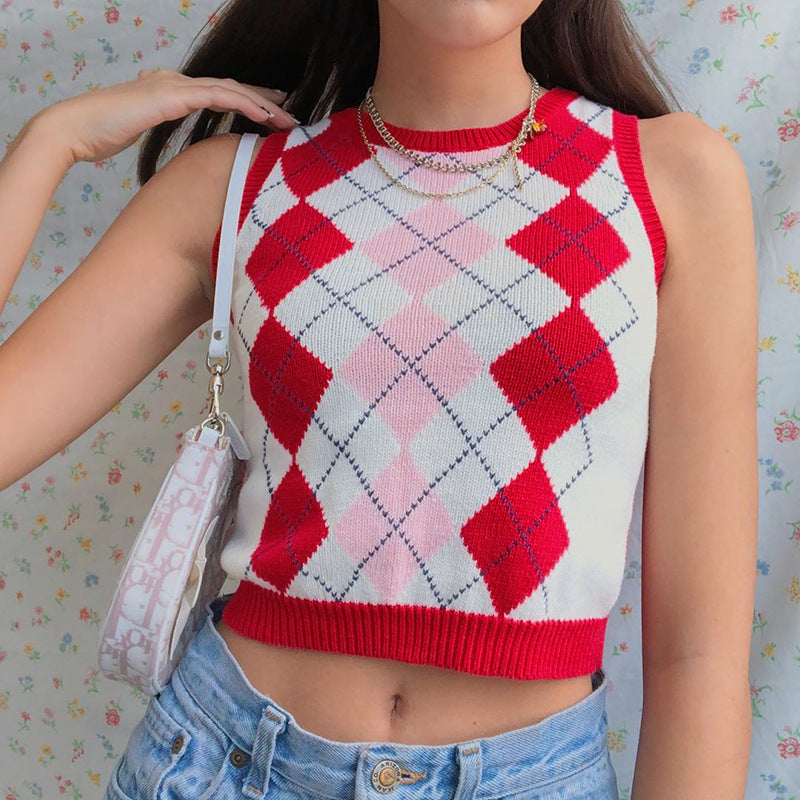 Women's sleeveless short knitted vest with diamond pattern and V-neck Mune Fashion