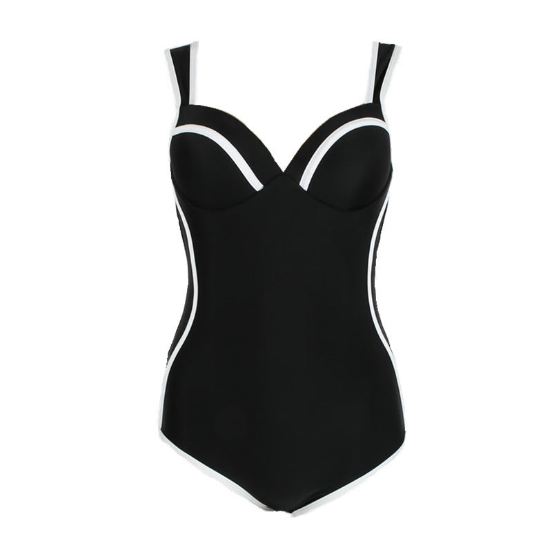 Women's Sporty One-Piece Swimsuit with Elegant Detail Mune Fashion