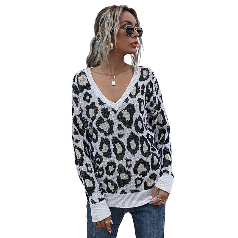 Women's Chunky Knit V-Neck Sweater with Oversized Silhouette and Statement Leopard Print