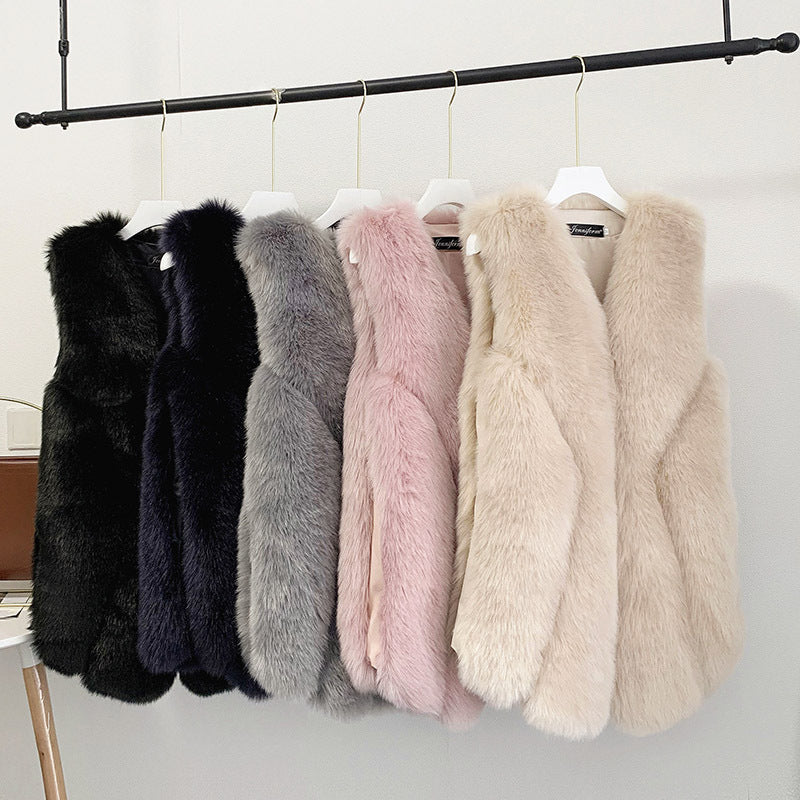 Ladies faux fur vest with long pile fur, waist-length A-line and padded inner finish Mune Fashion