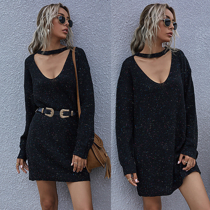 Women’s figure-hugging short knitted dress with choker neckline, V-neck and glitter structure Mune Fashion