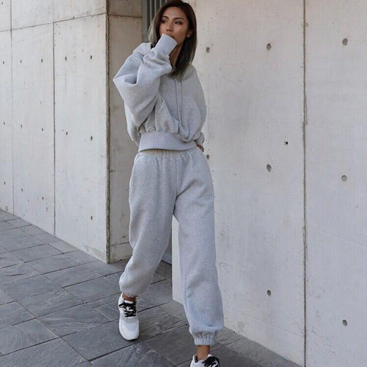 Women's cozy short hoodie and high-waisted joggers set Mune Fashion
