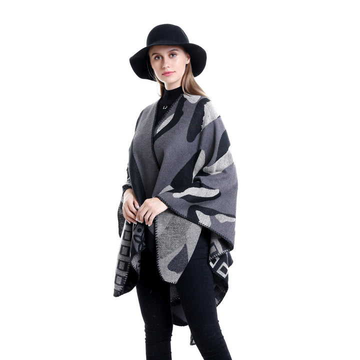 Women's jacquard knit ruana in oversized fit with graphic pattern Mune Fashion