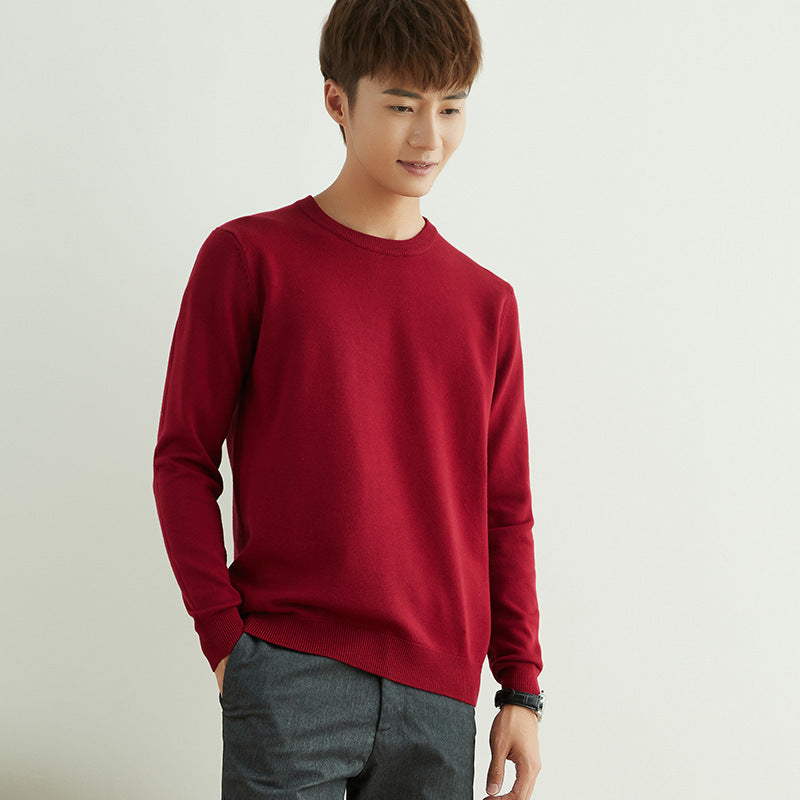 Men's fine round neck sweater made of lightweight fine knit with narrow cuffs
