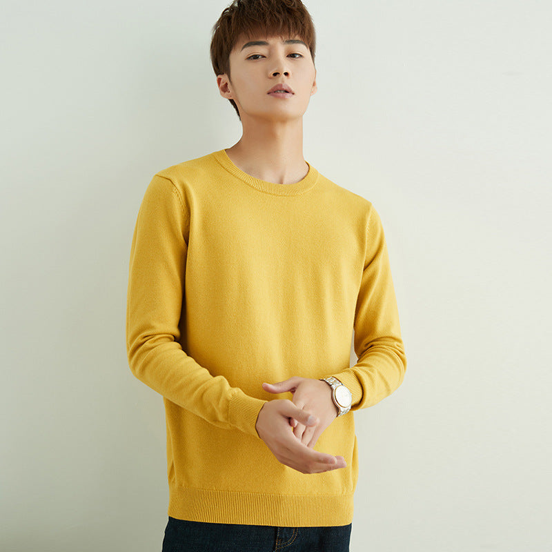 Men's fine round neck sweater made of lightweight fine knit with narrow cuffs