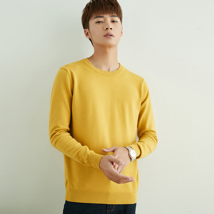 Men's fine round neck sweater made of lightweight fine knit with narrow cuffs