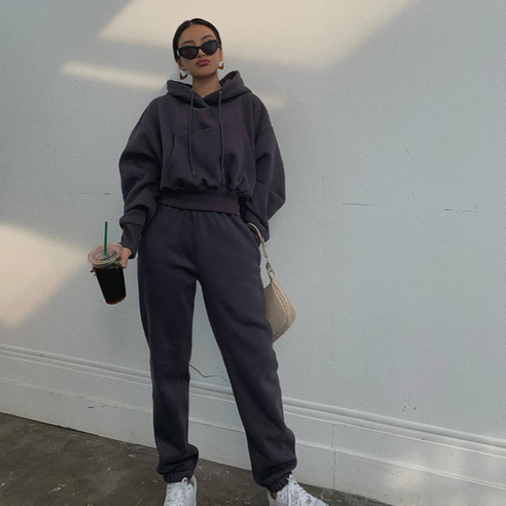 Women's cozy short hoodie and high-waisted joggers set Mune Fashion