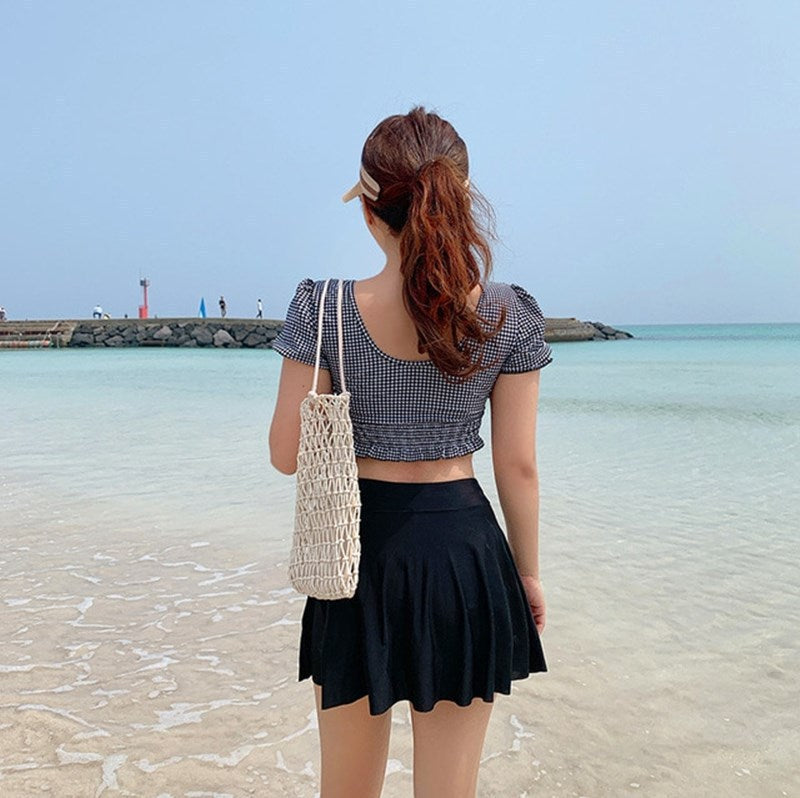 Ladies Cropped Top with Ruffled Hem and Charming Checkered Pattern Mune Fashion