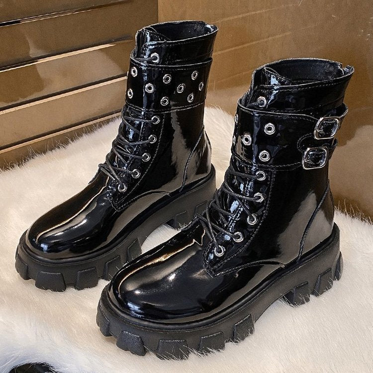 Women's glossy patent combat boots with chunky tractor sole, double straps and metallic eyelets Mune Fashion