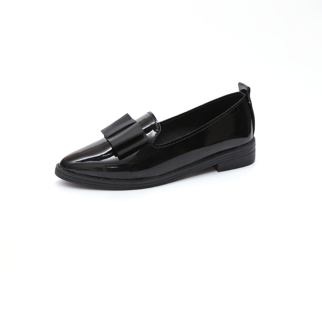 Women's elegant patent loafers with decorative bow and lightweight platform sole Mune Fashion