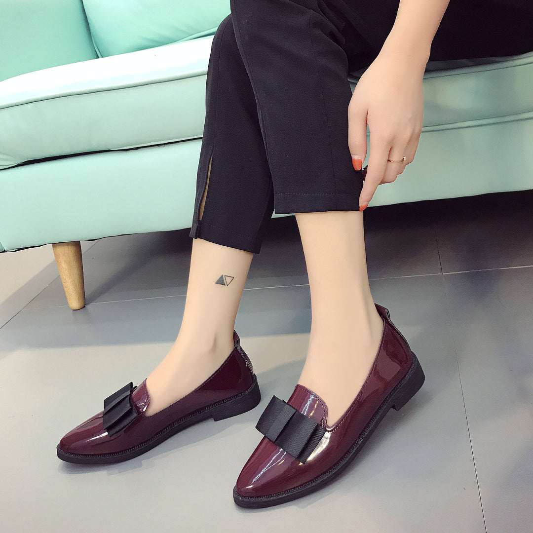 Women's elegant patent loafers with decorative bow and lightweight platform sole Mune Fashion