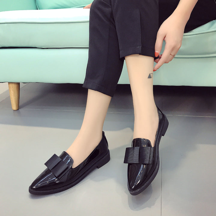 Women's elegant patent loafers with decorative bow and lightweight platform sole Mune Fashion