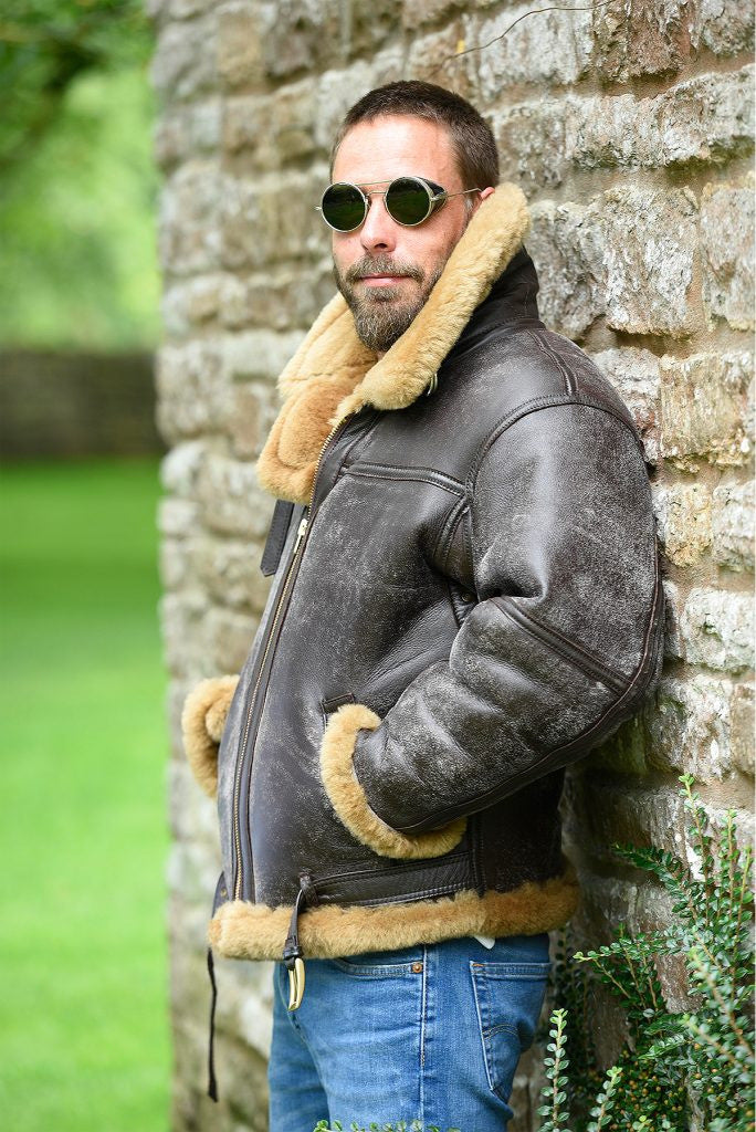 Men's Sheepskin Jacket with Luxurious Faux Fur Collar and Warming Inner Lining Mune