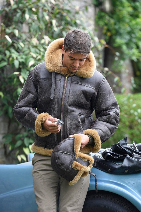 Men's Sheepskin Jacket with Luxurious Faux Fur Collar and Warming Inner Lining Mune