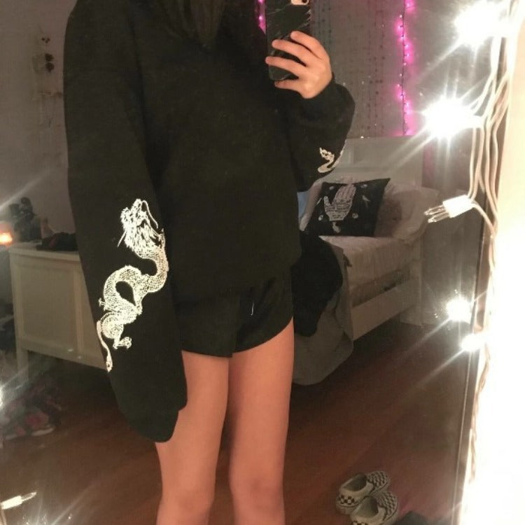 Women's Oversize Sweatshirt with Dragon Print on Sleeves and Round Neckline Mune Fashion