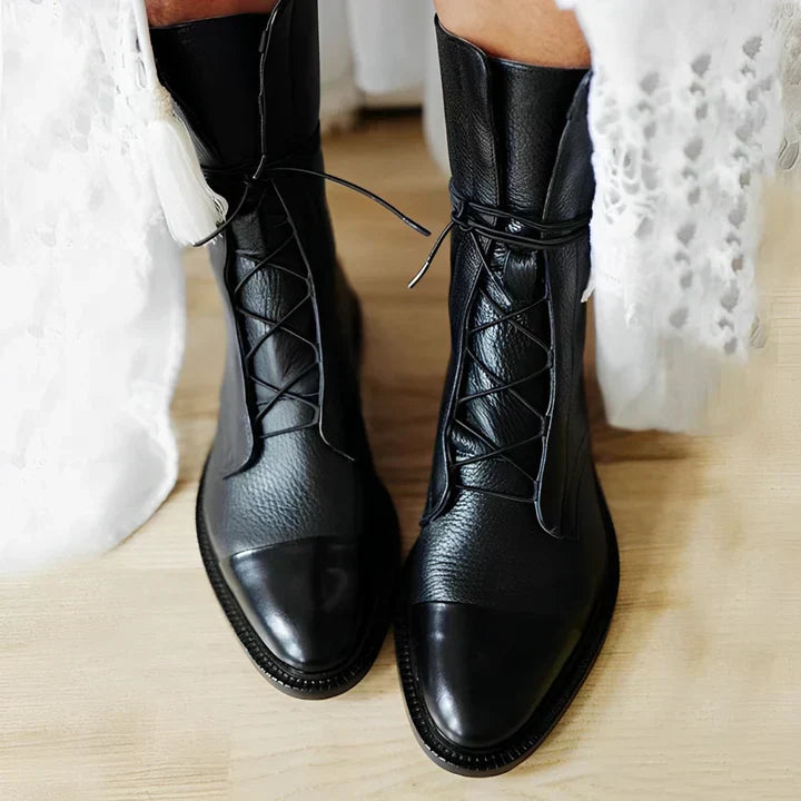 Mune | Classic Women's Leather Boots
