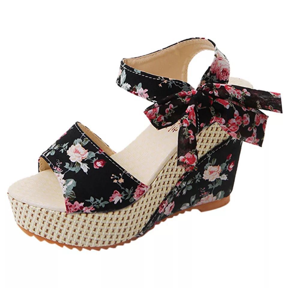 Ladies' romantic lace wedge sandals with jute platform and decorative bow Mune Fashion