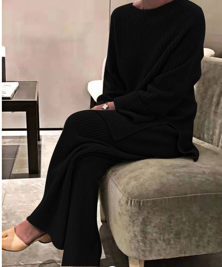Ladies Comfortable Knit Suit In Modern Rib Design Mune