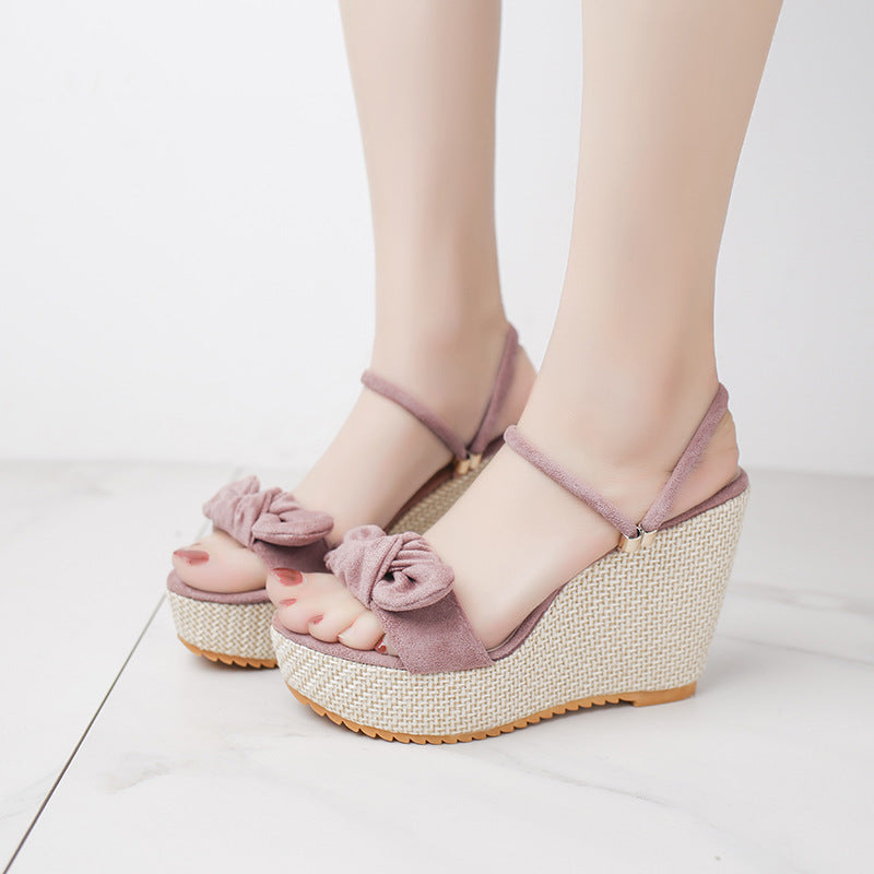Women's Raffknoten Wedge Sandal with Woven Platform and Double Strap Closure Mune Fashion