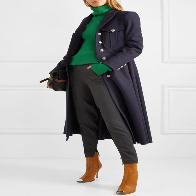 Women's military long coat made of wool blend with distinctive button placket and flapped pockets Mune Fashion
