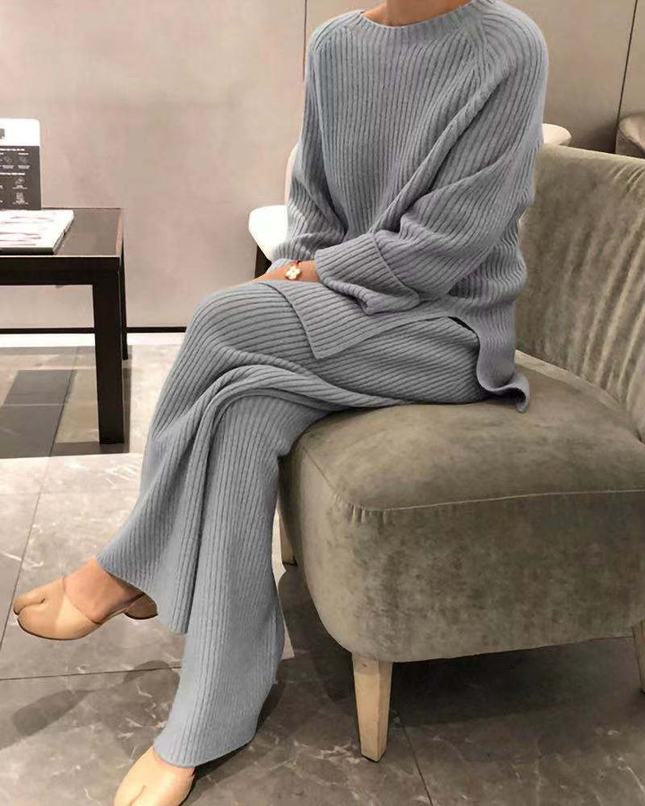 Ladies Comfortable Knit Suit In Modern Rib Design Mune