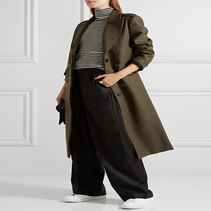 Women's double-breasted tailored wool coat with notched collar and flap pockets Mune Fashion
