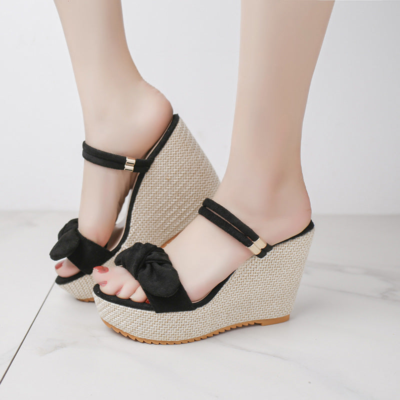 Women's Raffknoten Wedge Sandal with Woven Platform and Double Strap Closure Mune Fashion
