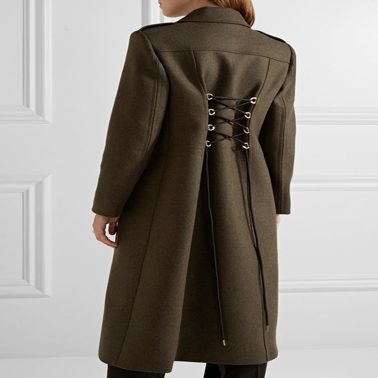 Women's double-breasted tailored wool coat with notched collar and flap pockets Mune Fashion