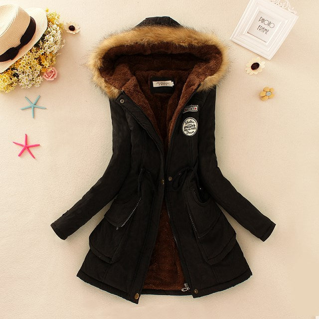 Women's winter parka with cozy teddy lining, tailored drawstring and detachable hood Mune Fashion