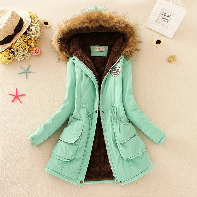 Women's winter parka with cozy teddy lining, tailored drawstring and detachable hood Mune Fashion