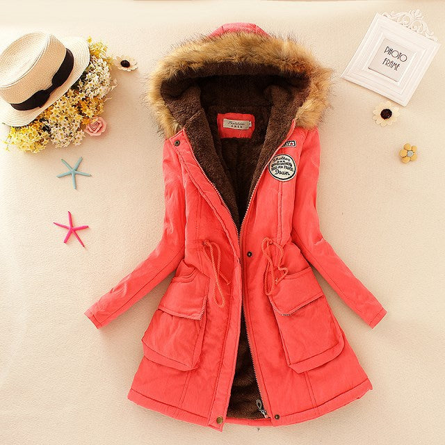 Women's winter parka with cozy teddy lining, tailored drawstring and detachable hood Mune Fashion