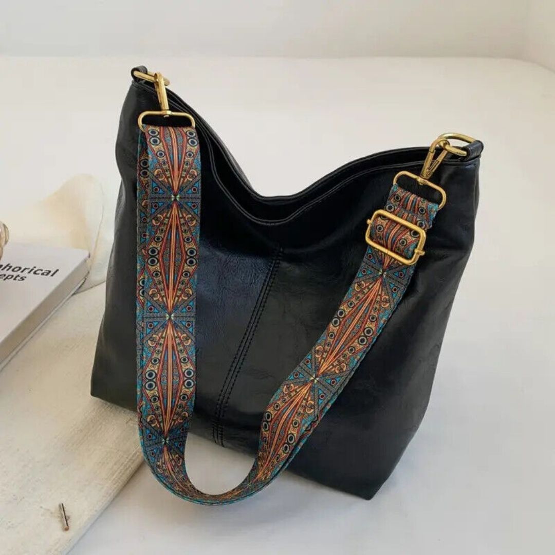 Mune Fashion - Chic tote bag with embellished strap