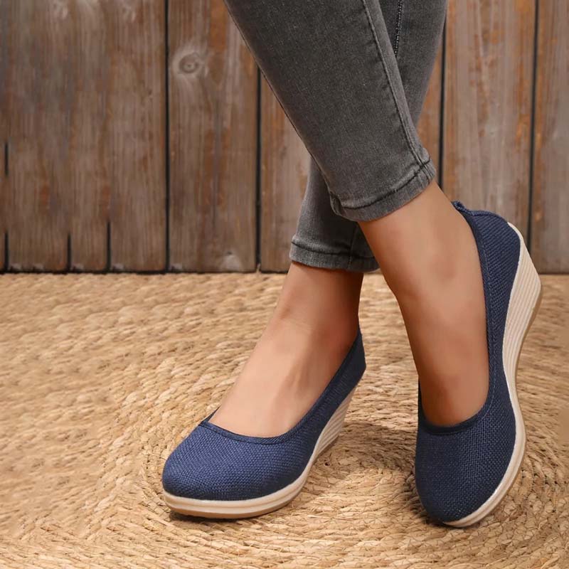 Casual wedge shoes