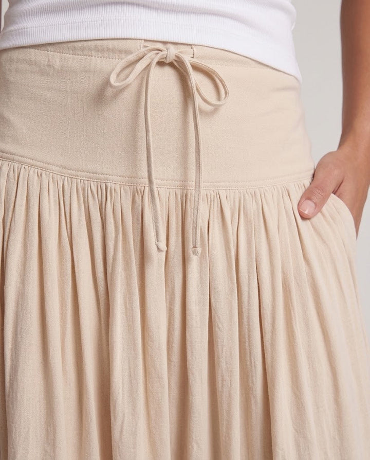 Women's flowing max skirt with high elastic waistband, drawstring, and crinkle texture Mune Fashion