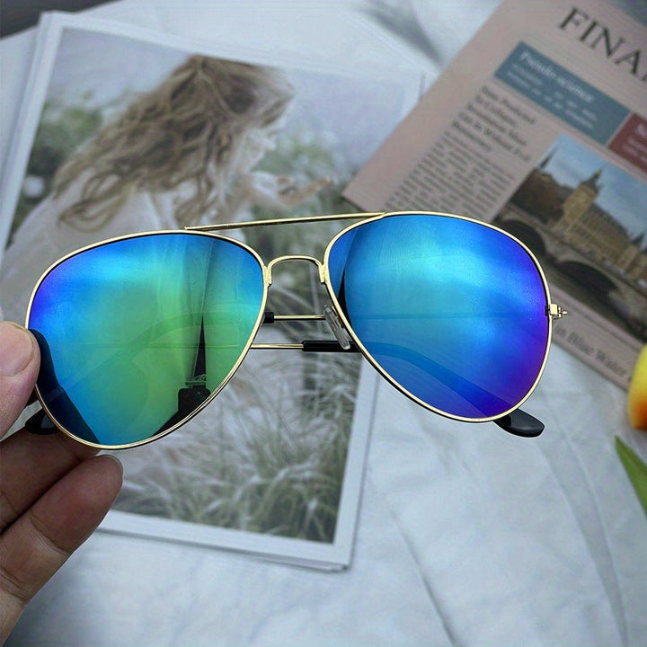 Mune Fashion | Classic Aviator Sunglasses with Golden Frame for Women