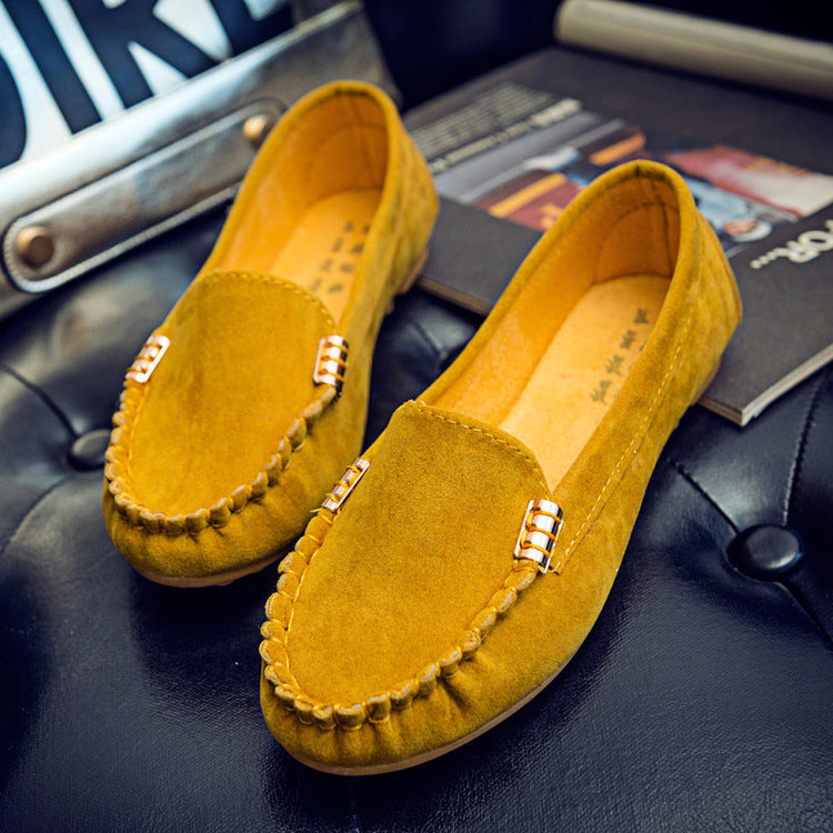 Ladies' elegant suede moccasins with cushioned insole and metallic decorative application Mune Fashion