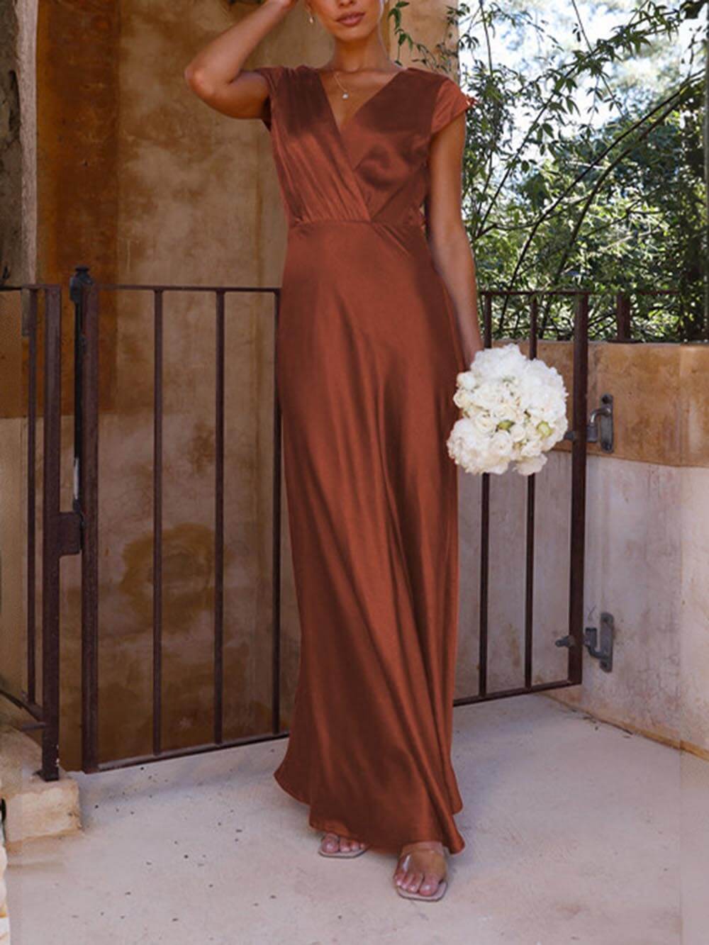 Mune Fashion | Satin-Fishtail-Maxidress with V-Neck for Women