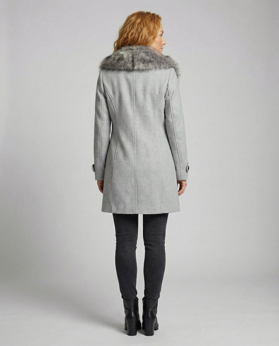 Luxurious Elegant Fur Coat Women