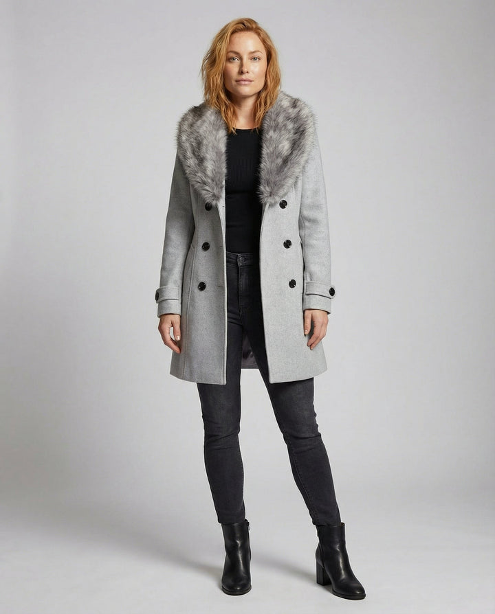 Luxurious Elegant Fur Coat Women