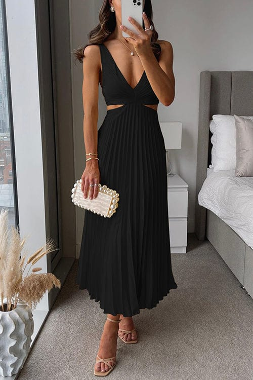 Mune | Elegant Pleated Midi Dress