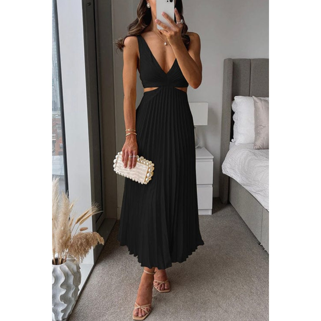 PLEATED DRESS WITH NECKLINE