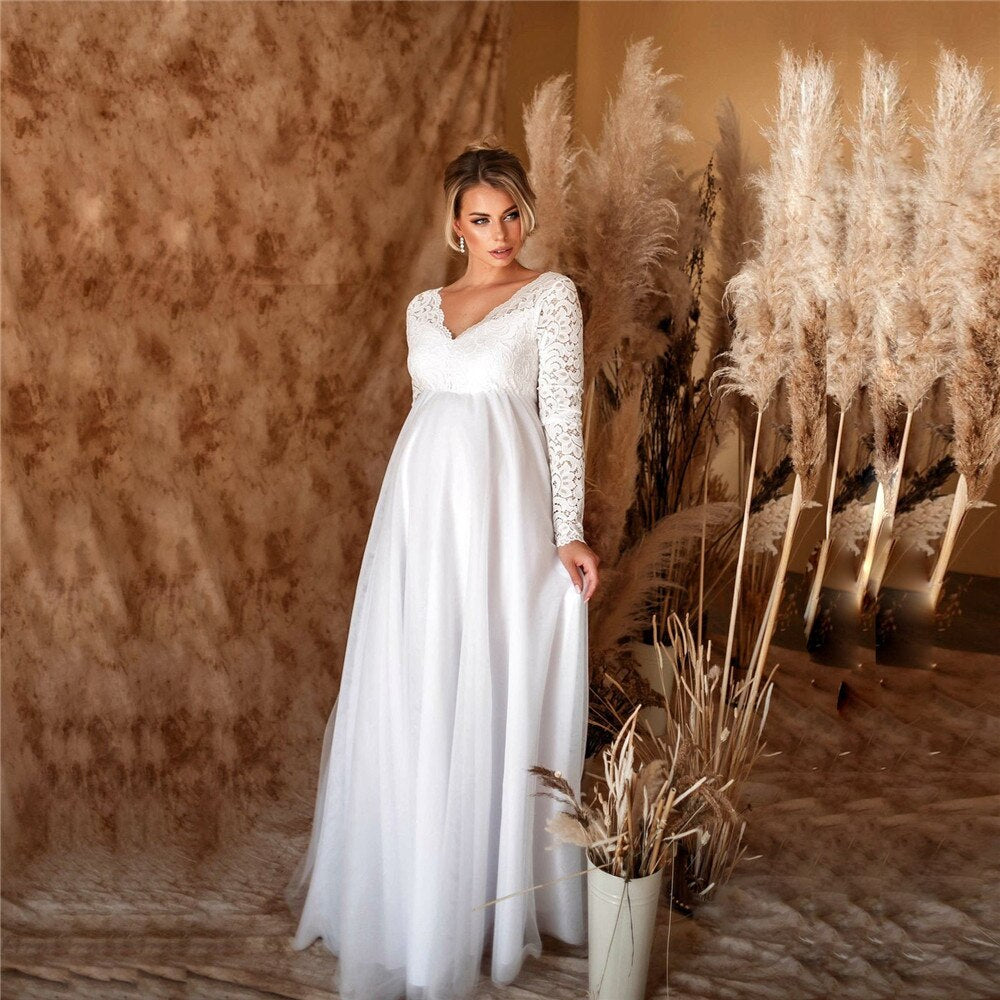 Elegant lace maxi dress for pregnant women