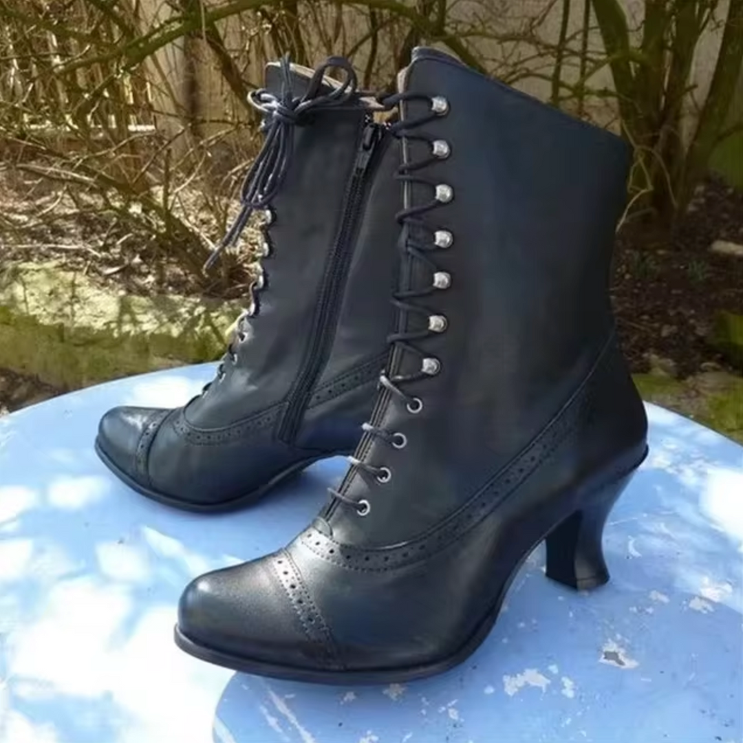 Mune | Leather Boots with Lacing