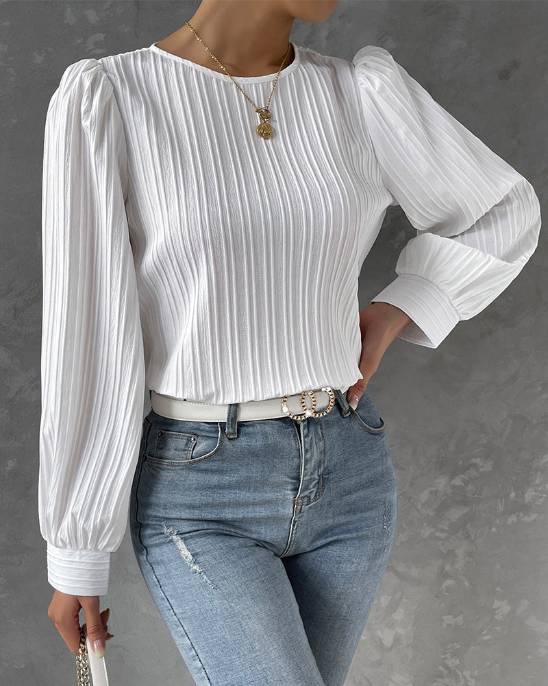 Mune | Elegant Shirt with Round Neckline