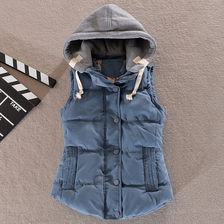 Women's fitted quilted sleeveless thermal vest with contrasting hood Mune Fashion